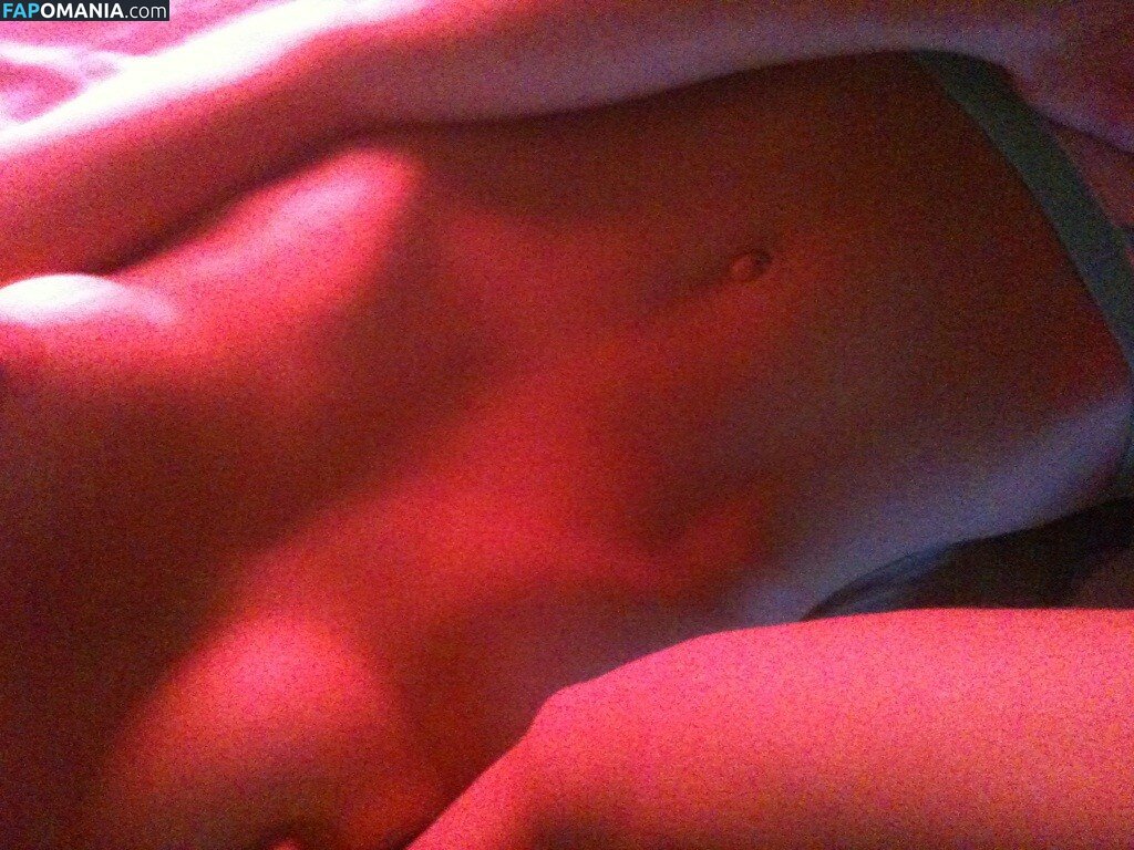 Jenny Skavlan Nude Leaked Photo #6