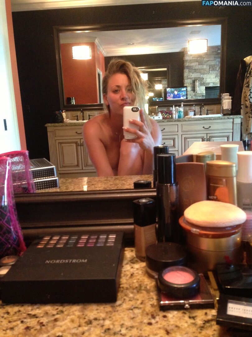 Kaley Cuoco Nude Leaked Photo #22