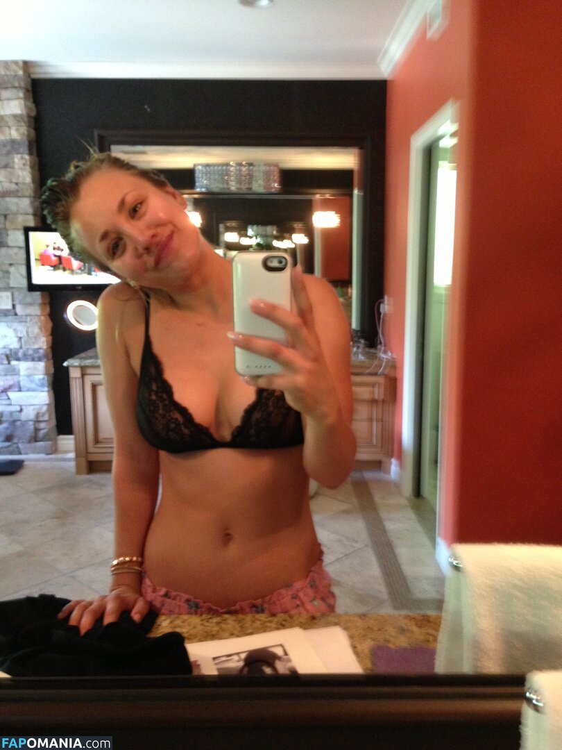Kaley Cuoco Nude Leaked Photo #25