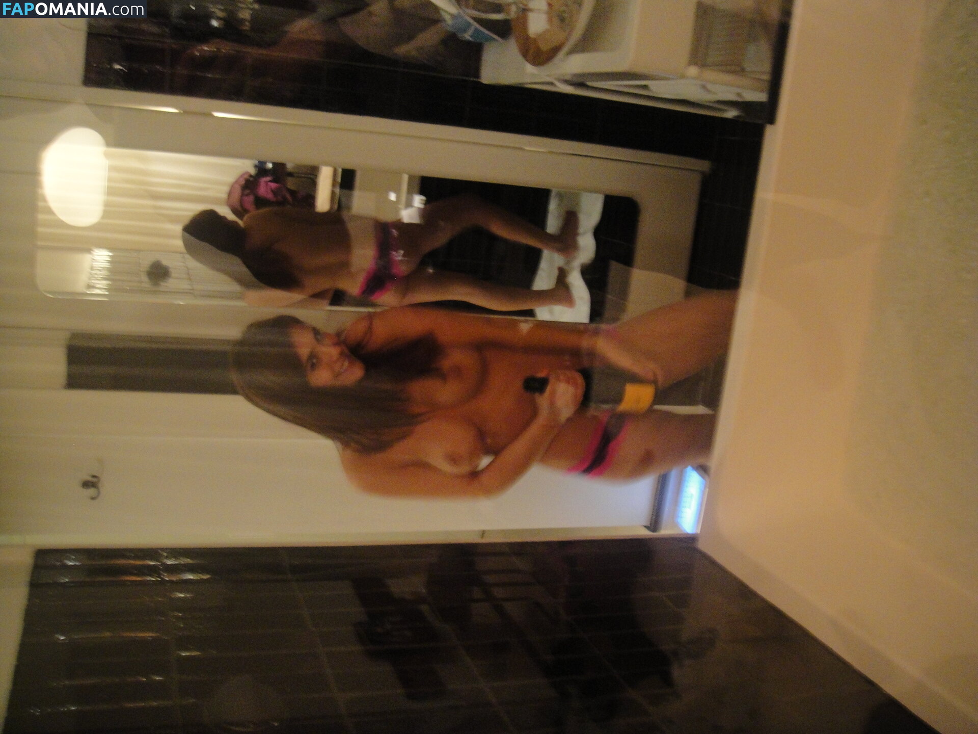 Kelly Hall Nude Leaked Photo #7