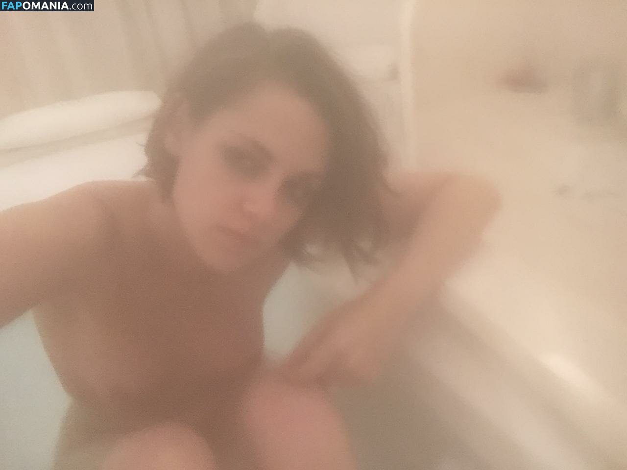 Kristen Stewart Nude Leaked Photo #9