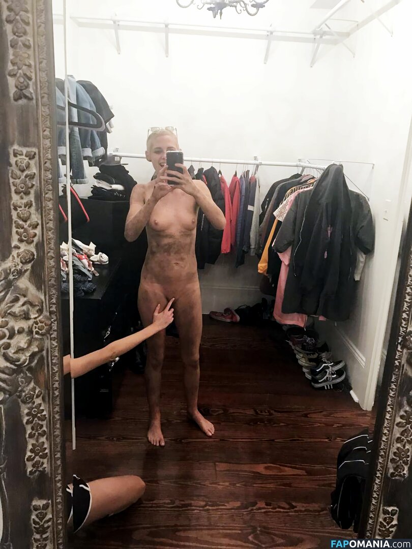 Kristen Stewart Nude Leaked Photo #21
