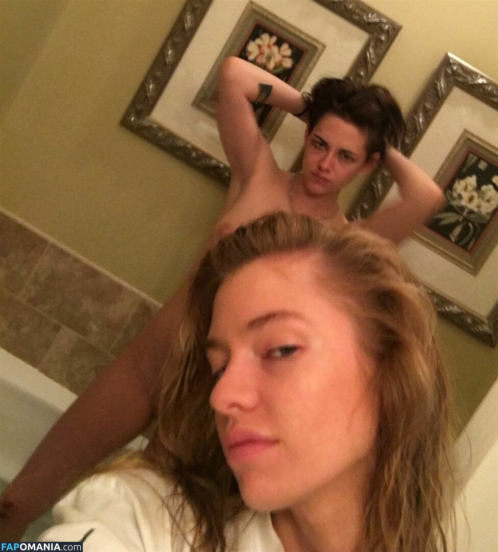 Kristen Stewart Nude Leaked Photo #31