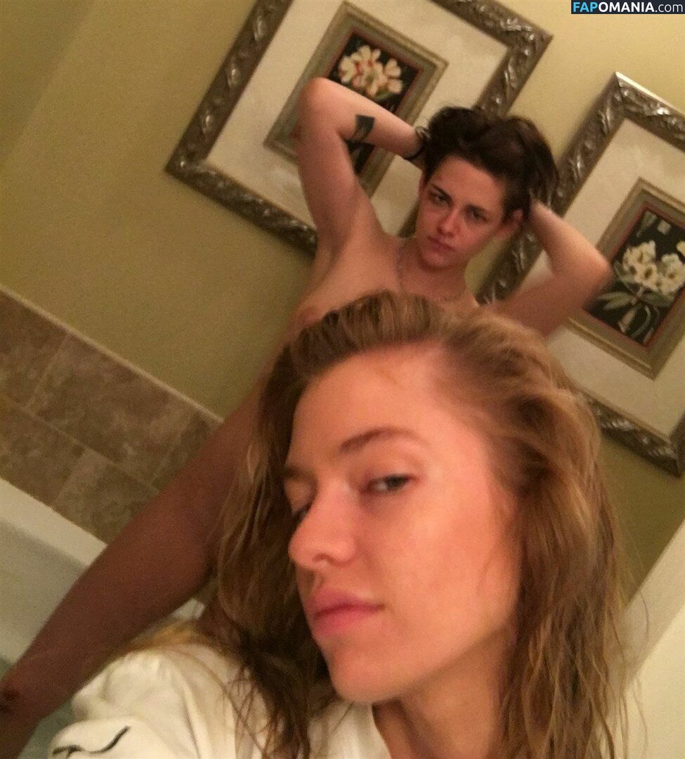 Kristen Stewart Nude Leaked Photo #32