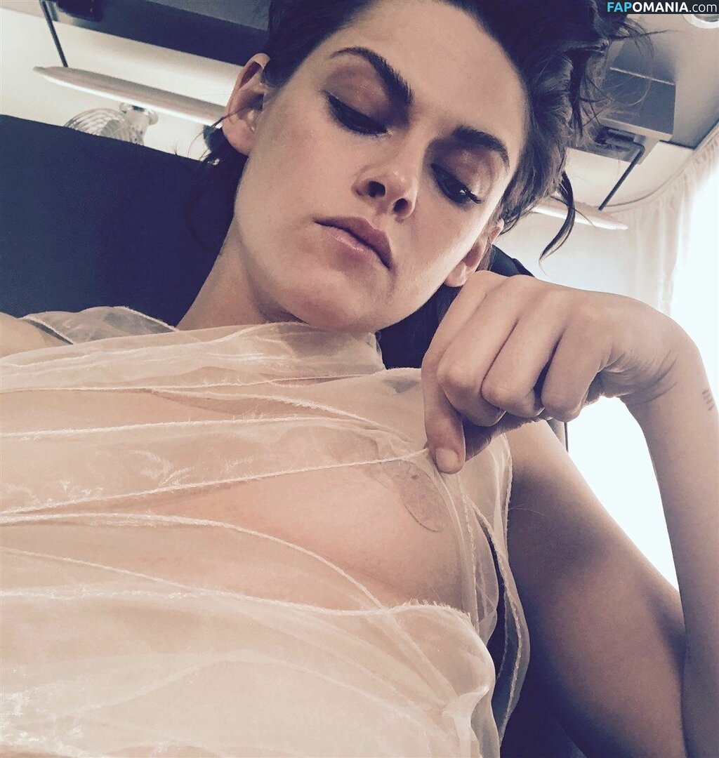 Kristen Stewart Nude Leaked Photo #56