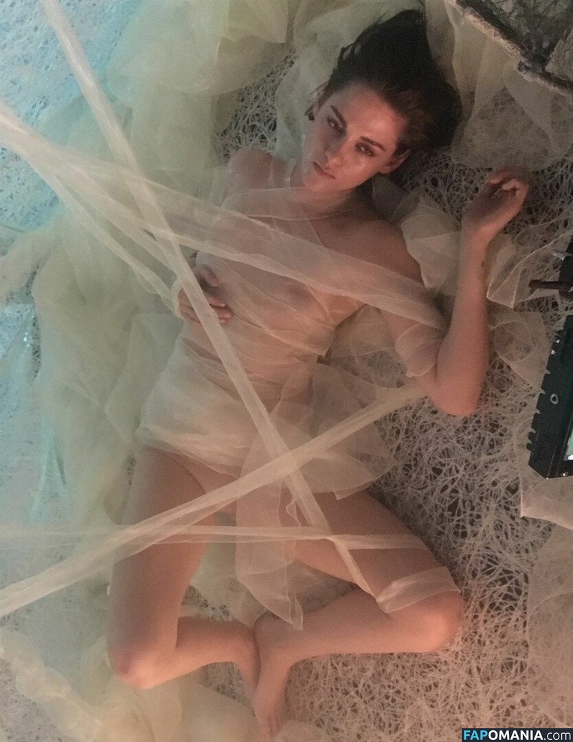 Kristen Stewart Nude Leaked Photo #63
