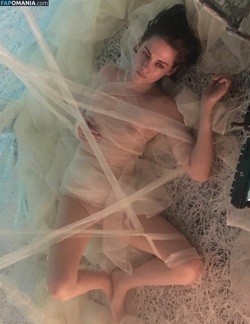 Kristen Stewart Nude Leaked Photo #64