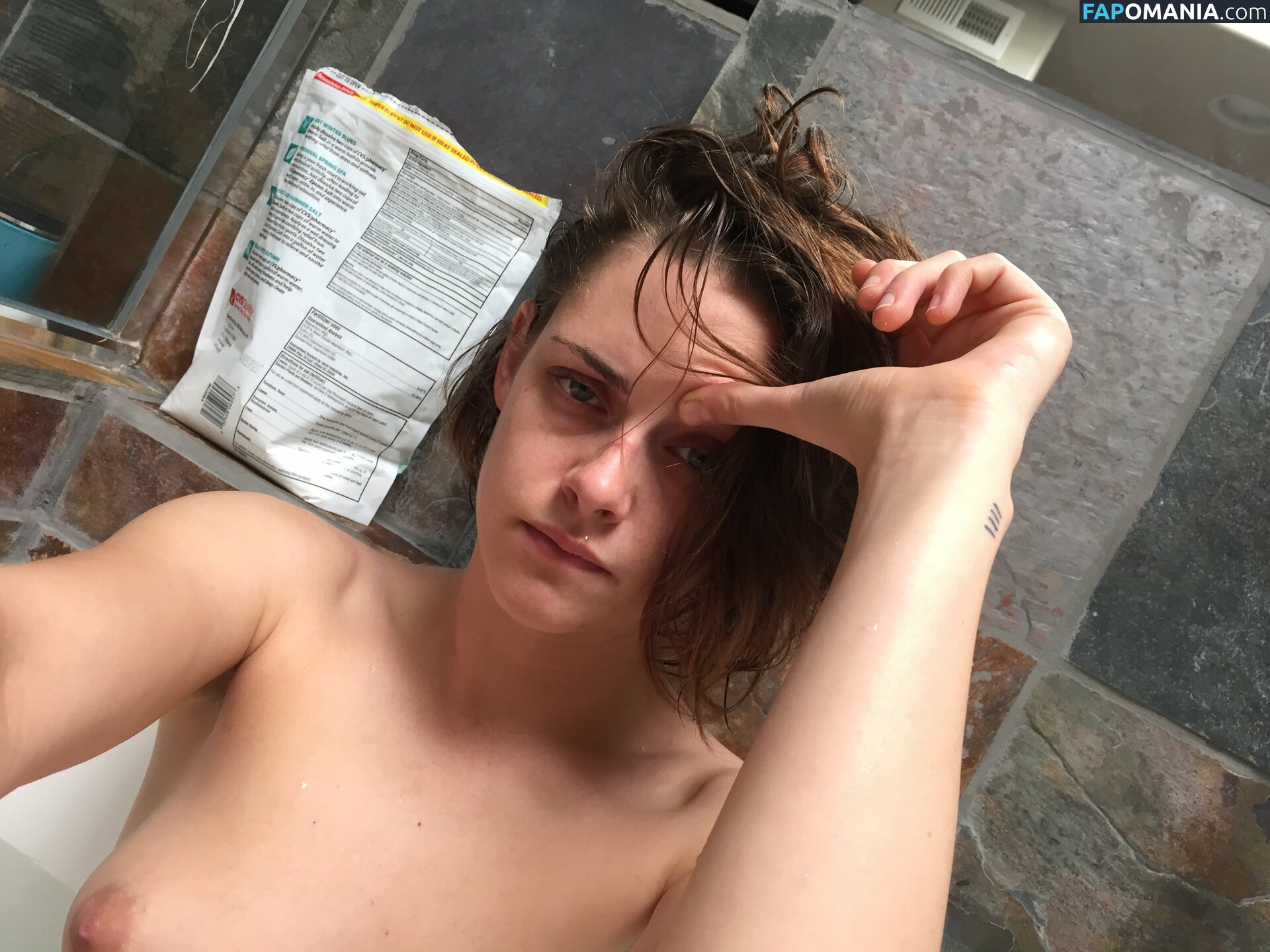 Kristen Stewart Nude Leaked Photo #66