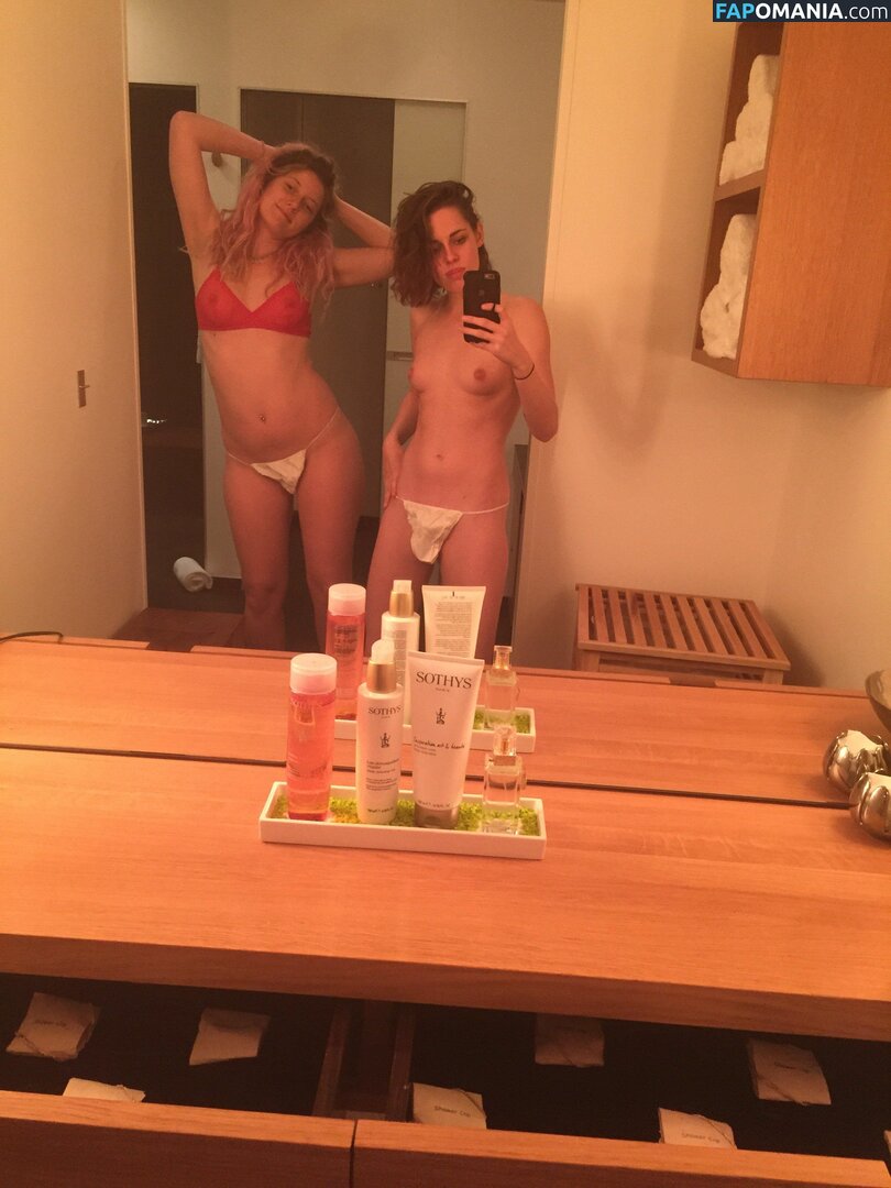 Kristen Stewart Nude Leaked Photo #160
