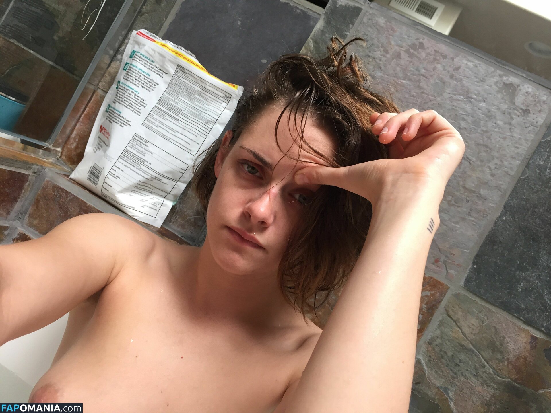 Kristen Stewart Nude Leaked Photo #172