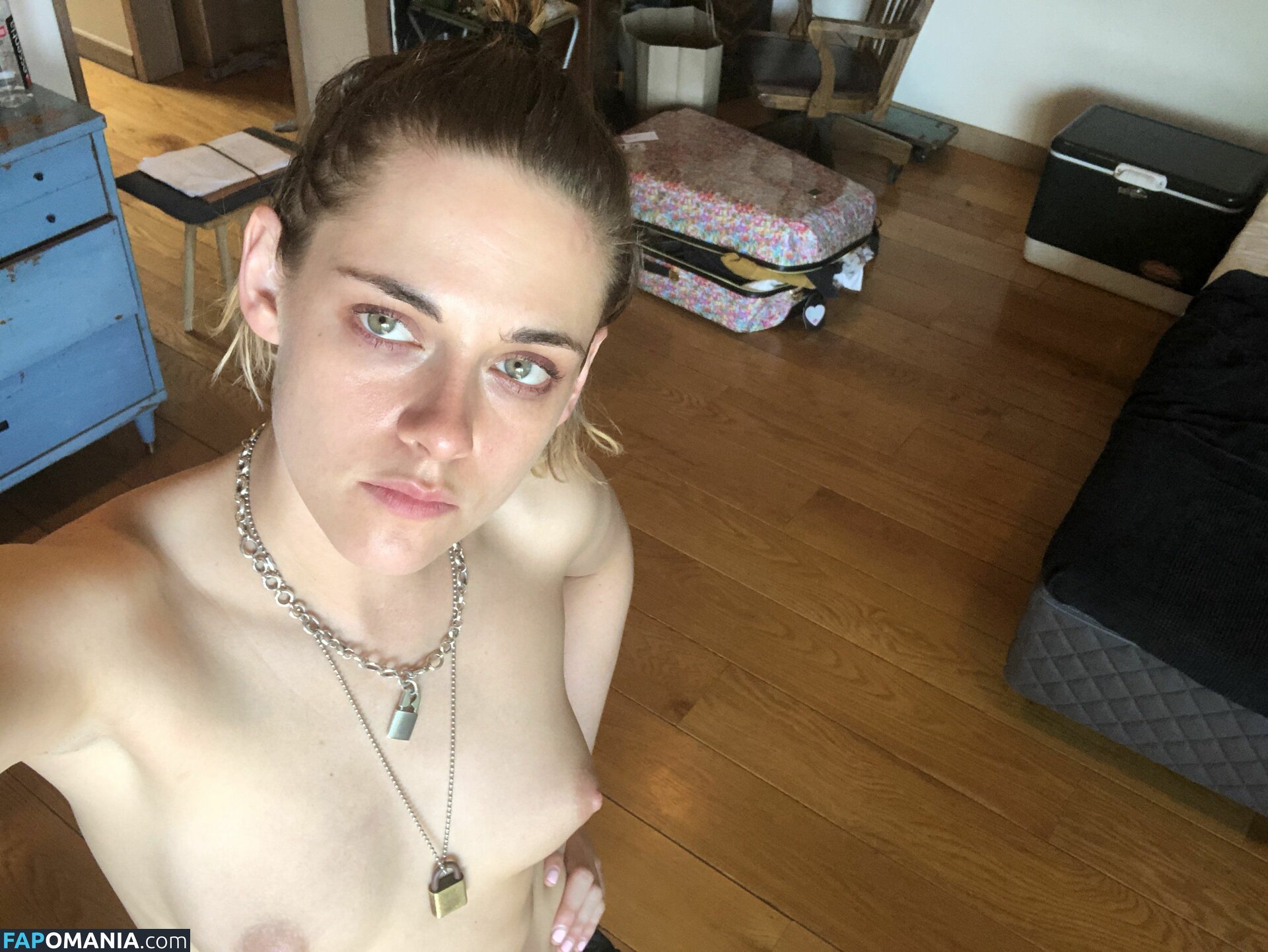 Kristen Stewart Nude Leaked Photo #207