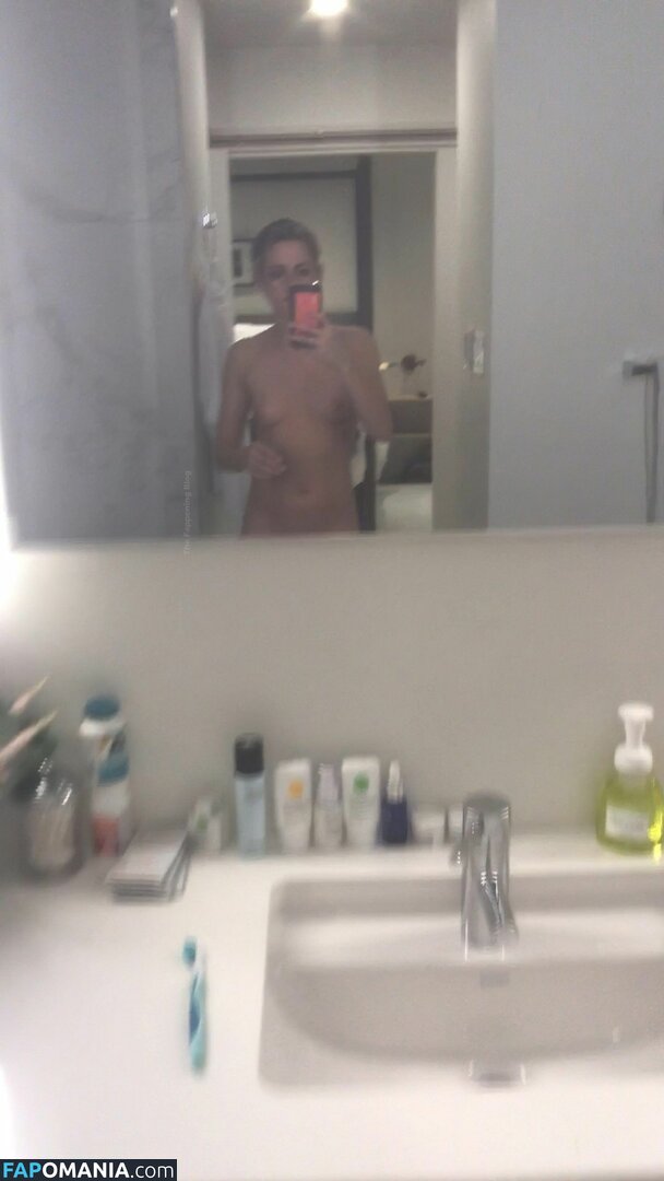 Kristen Stewart Nude Leaked Photo #286