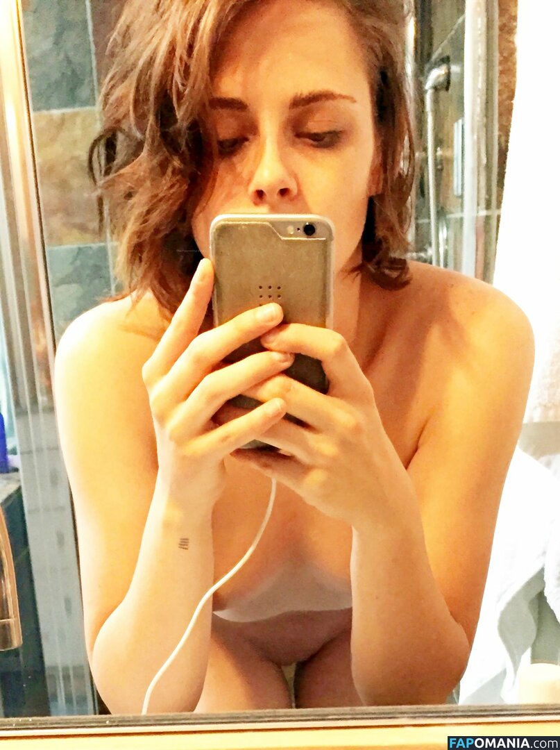 Kristen Stewart Nude Leaked Photo #342