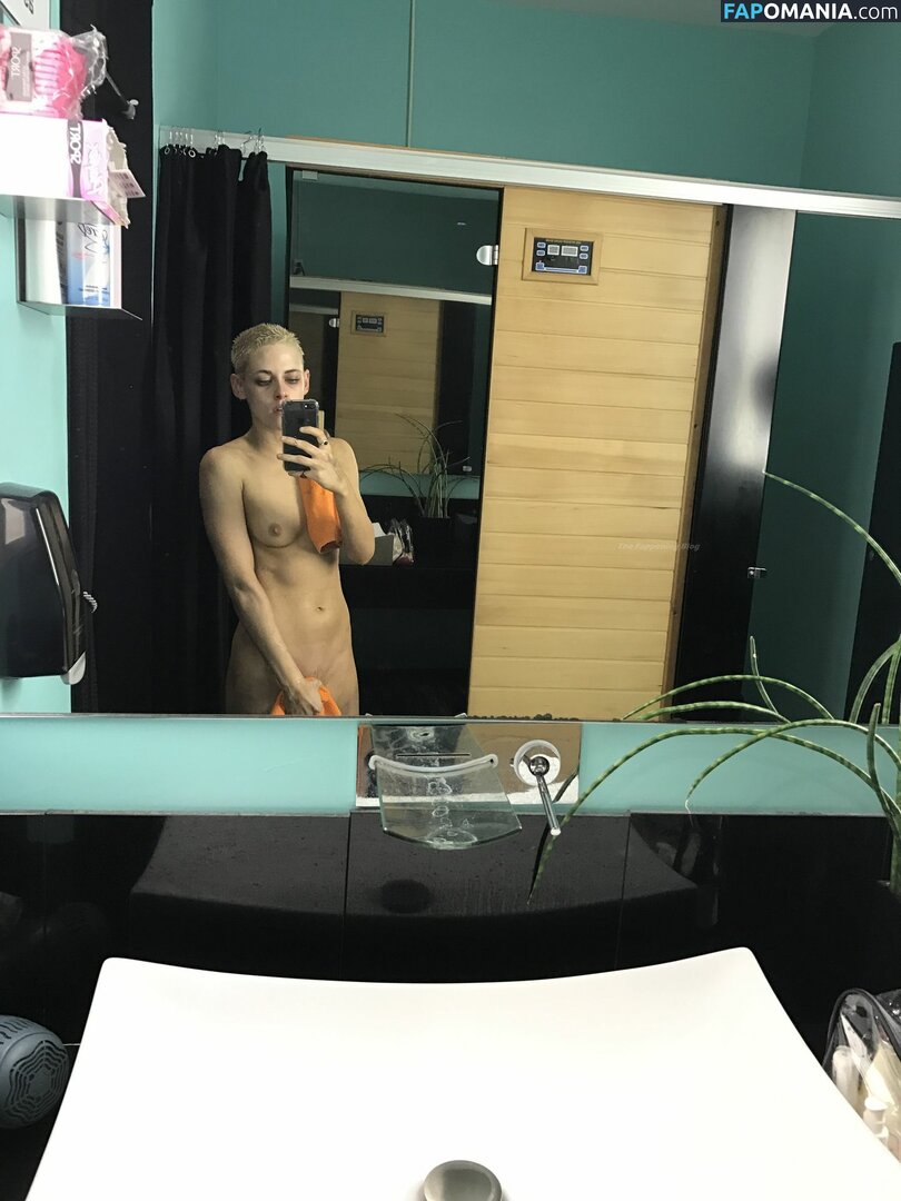 Kristen Stewart Nude Leaked Photo #344