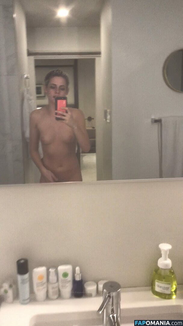 Kristen Stewart Nude Leaked Photo #355