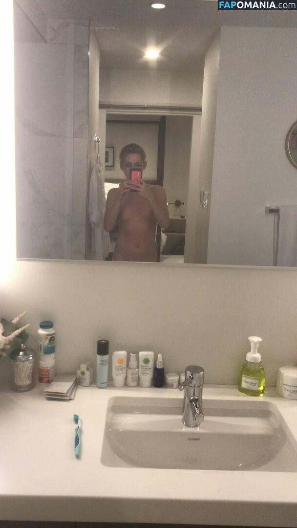 Kristen Stewart Nude Leaked Photo #357