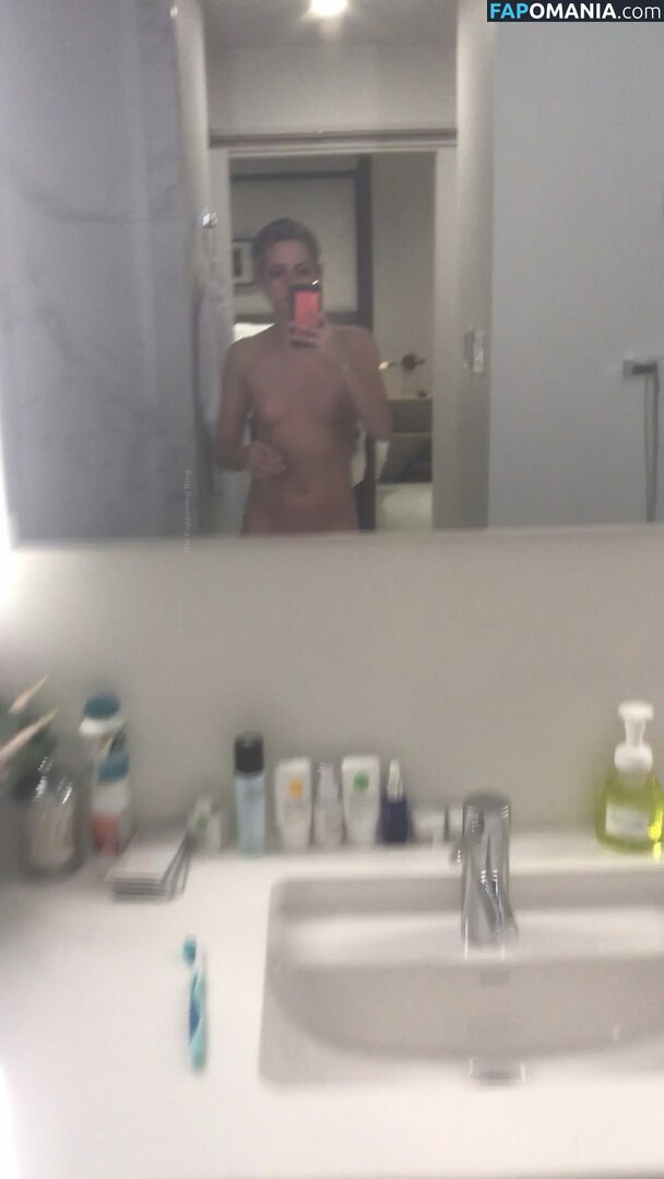 Kristen Stewart Nude Leaked Photo #358