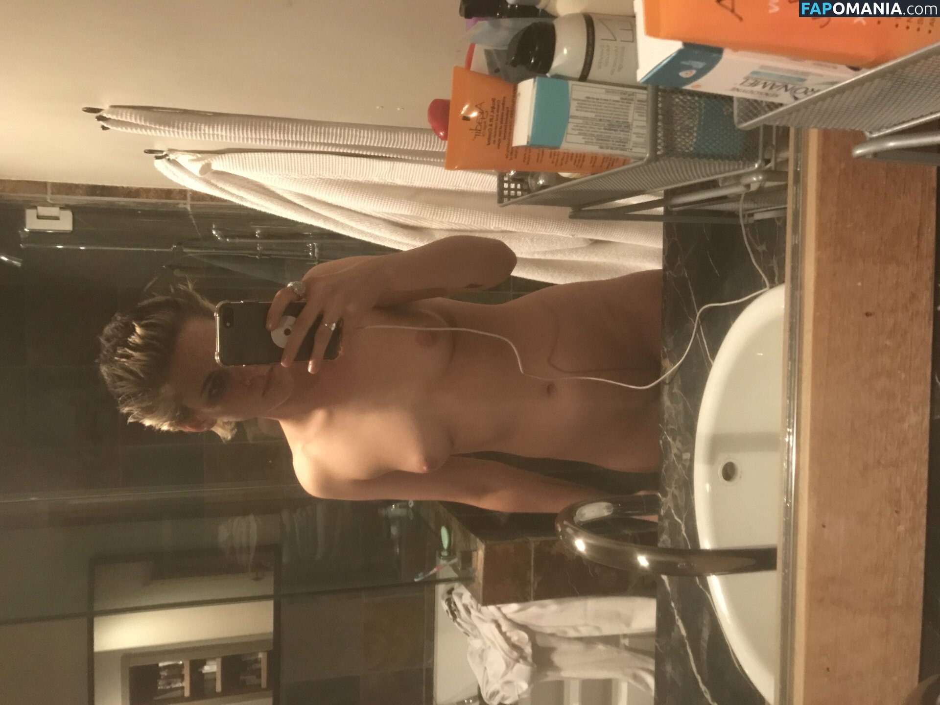 Kristen Stewart Nude Leaked Photo #428