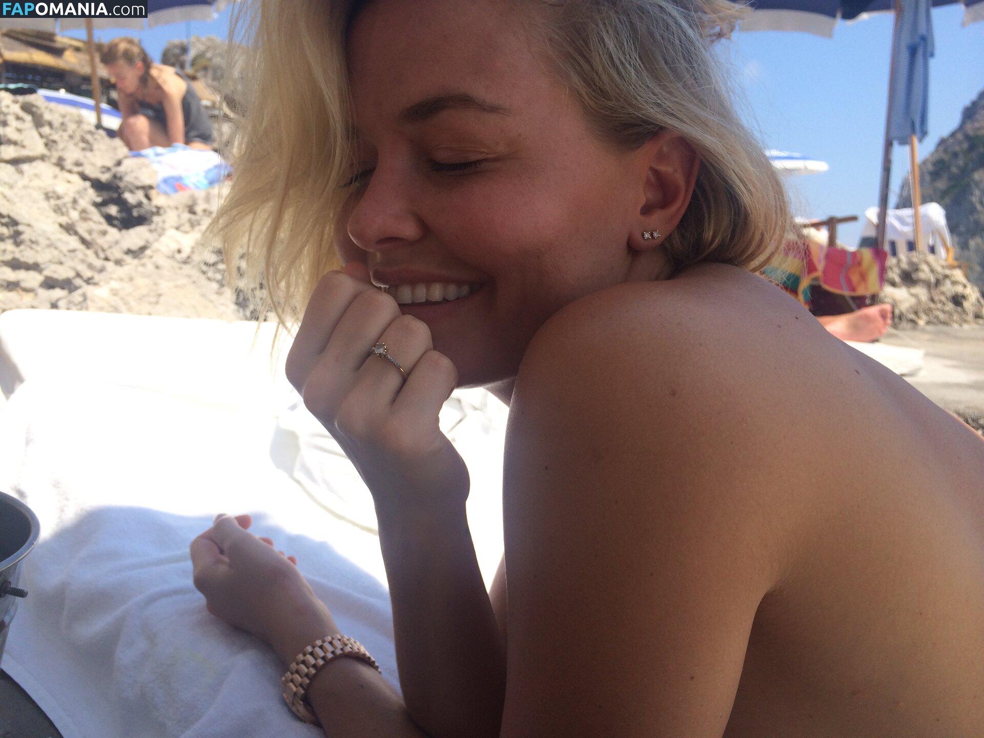 Lara Bingle Nude Leaked Photo #36