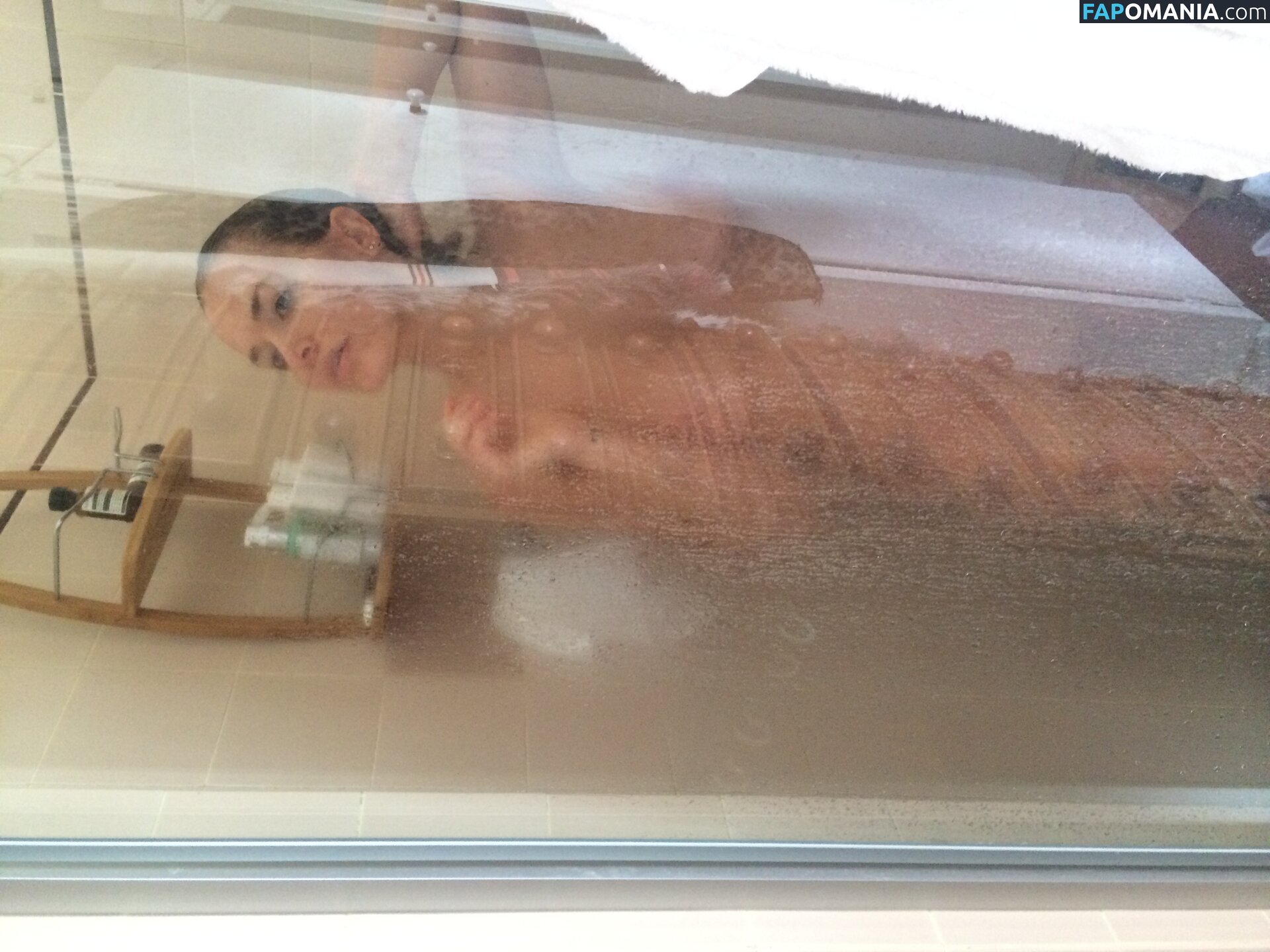 Lara Bingle Nude Leaked Photo #242