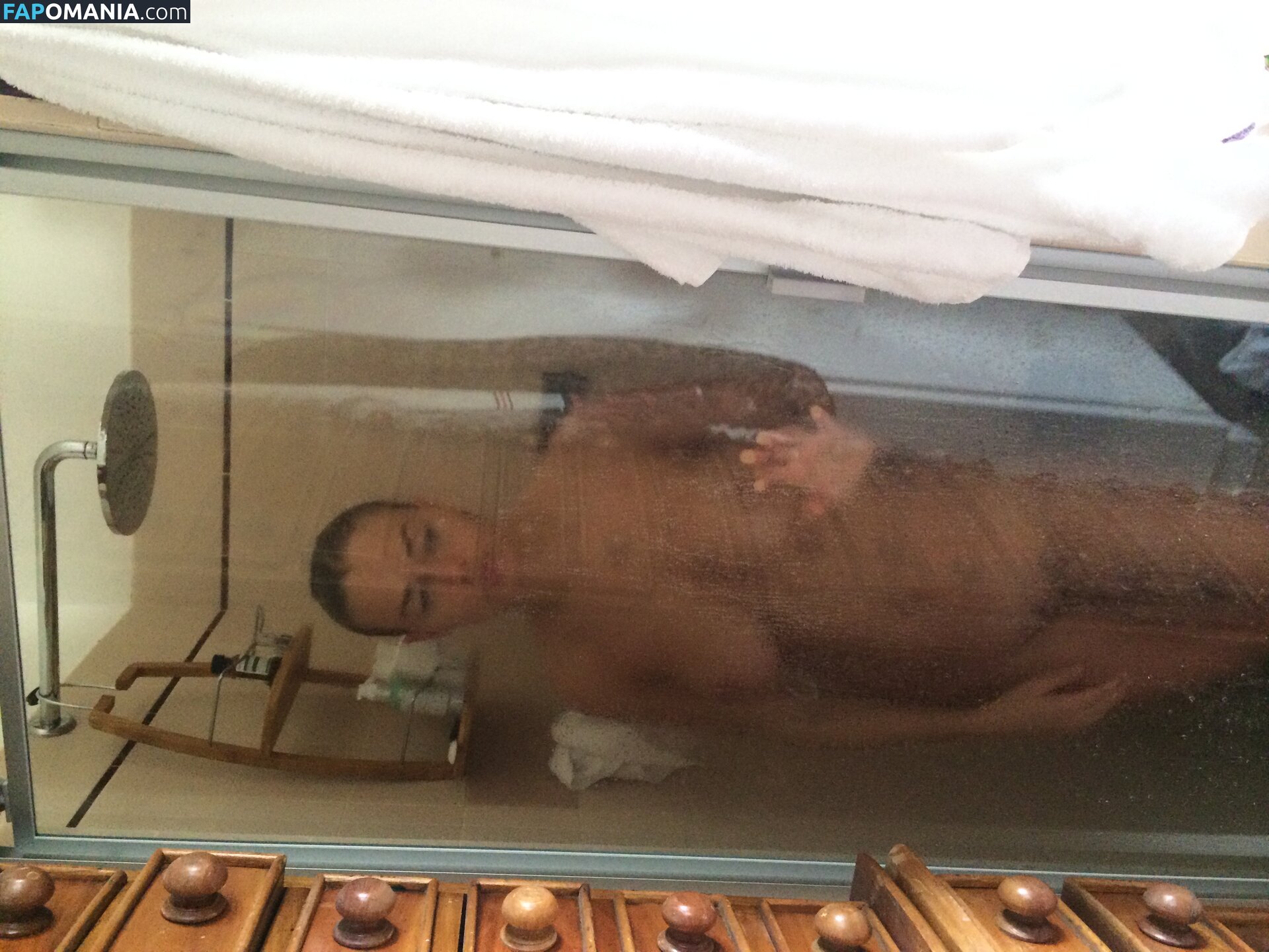 Lara Bingle Nude Leaked Photo #248