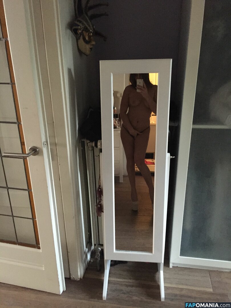 Laura Ponticorvo Nude Leaked Photo #13