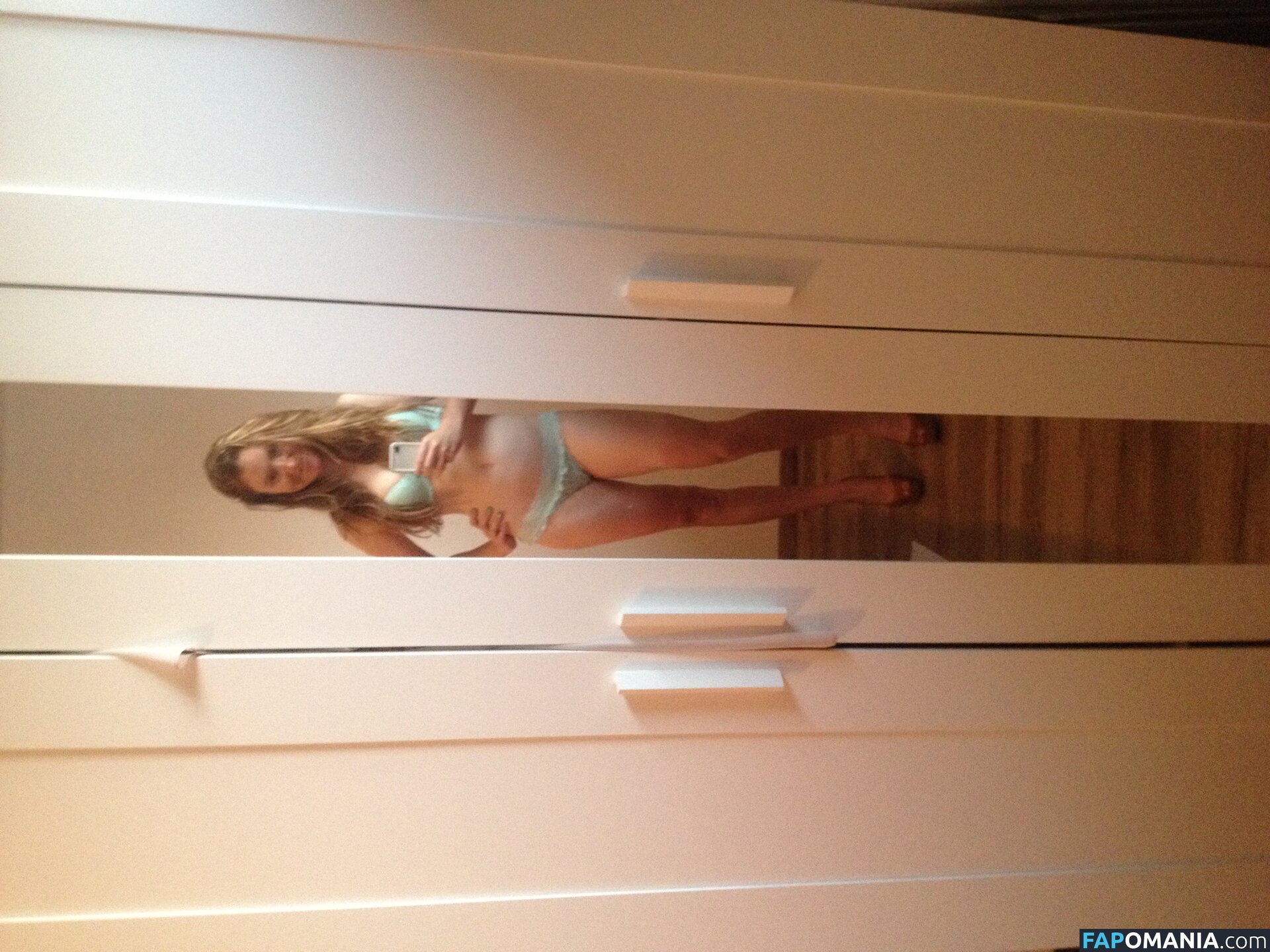 Lauren Kitchen Nude Leaked Photo #121