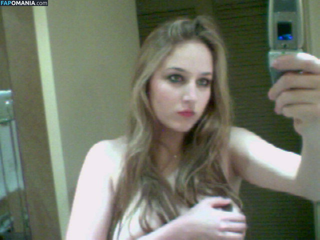 Leelee Sobieski Nude Leaked Photo #7