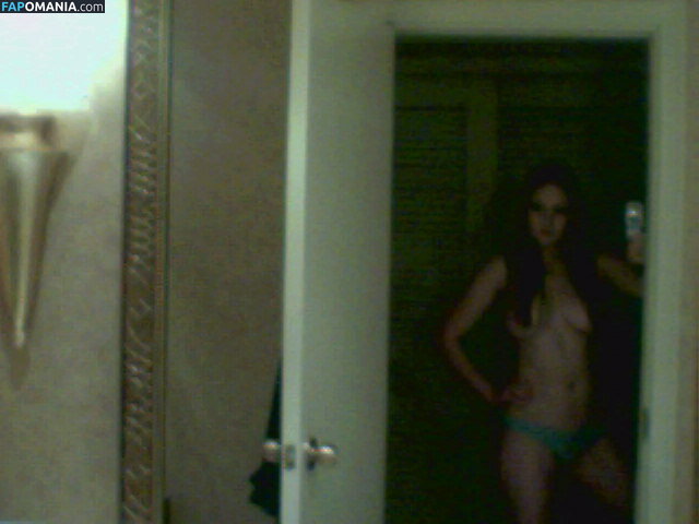 Leelee Sobieski Nude Leaked Photo #8