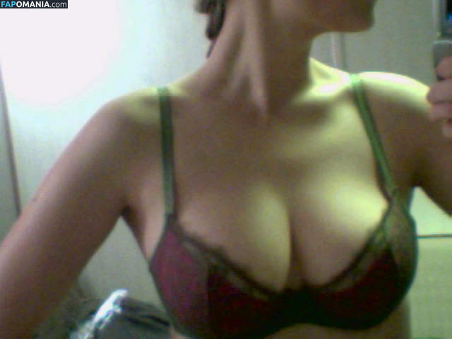 Leelee Sobieski Nude Leaked Photo #9