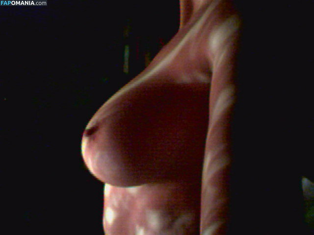 Leelee Sobieski Nude Leaked Photo #10