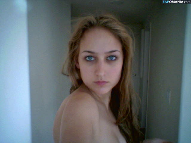 Leelee Sobieski Nude Leaked Photo #17