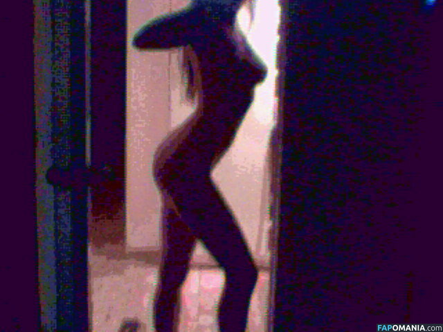 Leelee Sobieski Nude Leaked Photo #36