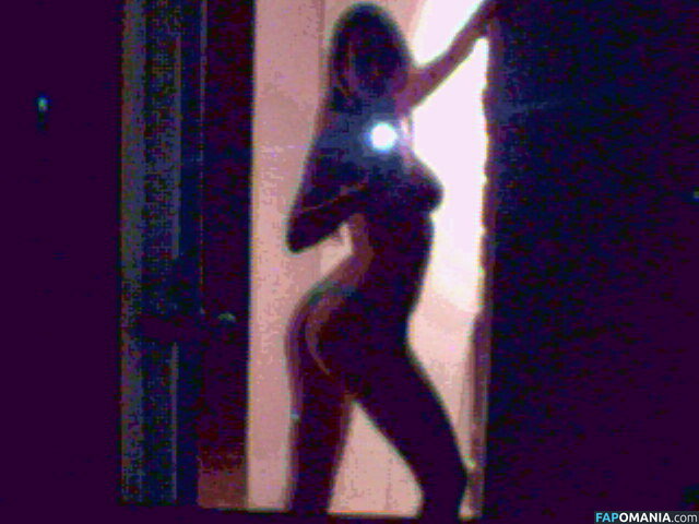 Leelee Sobieski Nude Leaked Photo #38