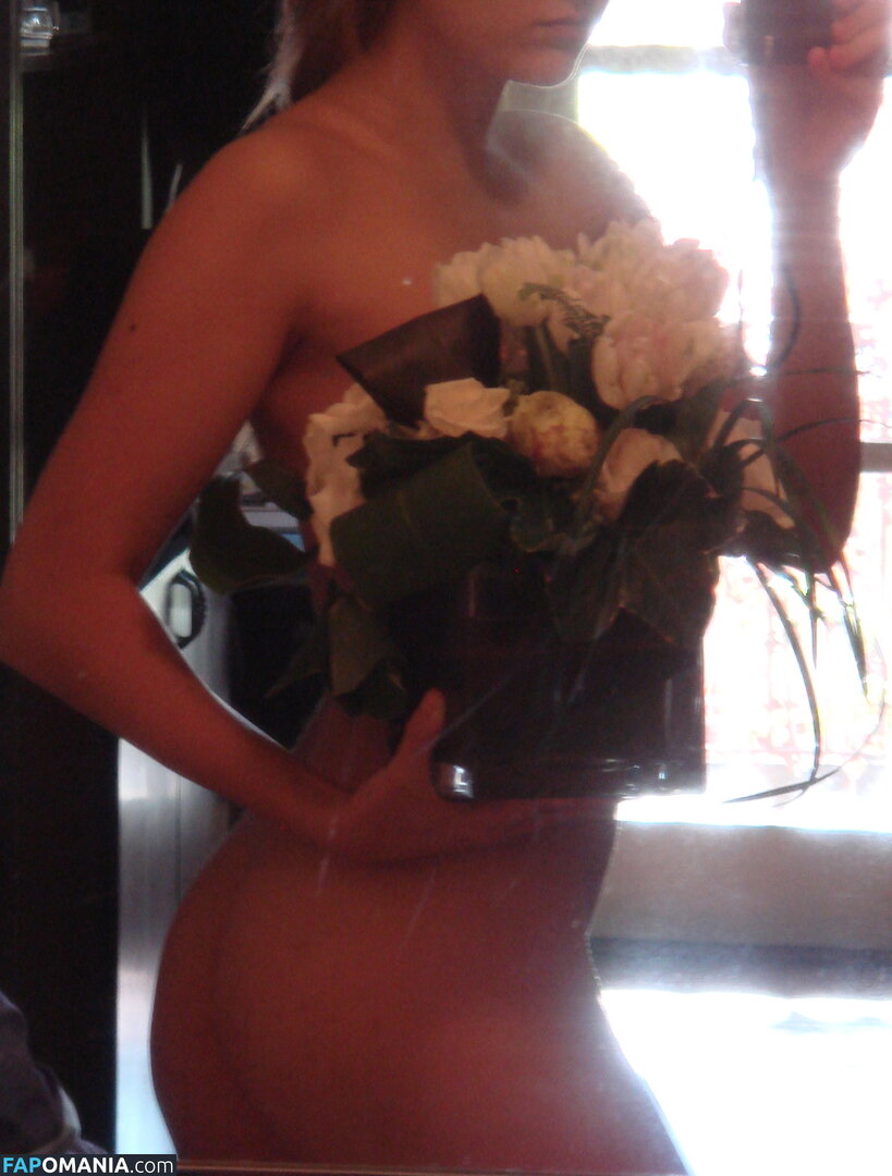 Leelee Sobieski Nude Leaked Photo #46
