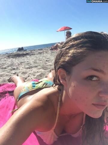 Lili Simmons Nude Leaked Photo #17
