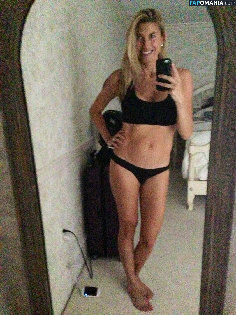 Lindsay Clubine Nude Leaked Photo #8