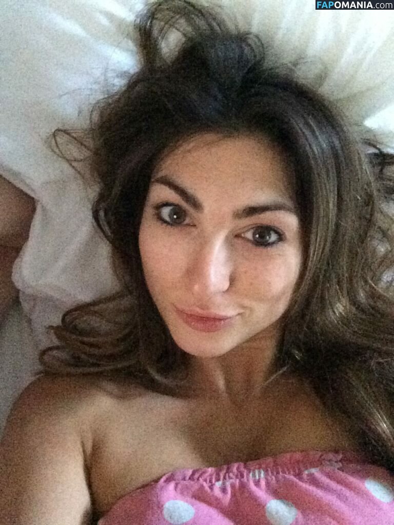 https://fapomania.com/content/l/u/luisa-zissman/1000/luisa-zissman_0049.jpg