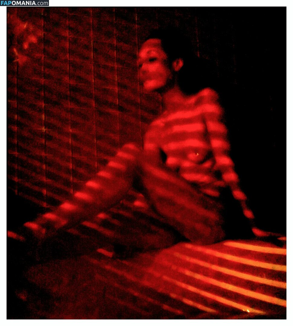 Maggie Q Nude Leaked Photo #5