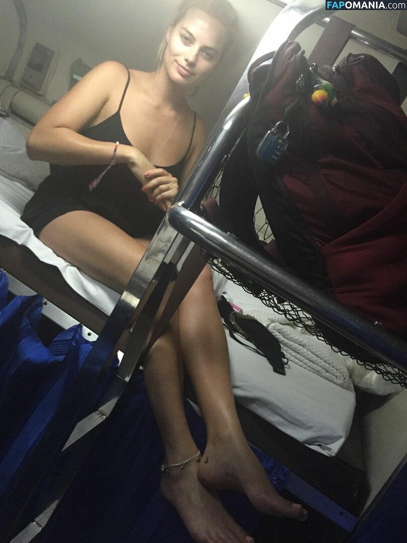 Margot Robbie Nude Leaked Photo #5