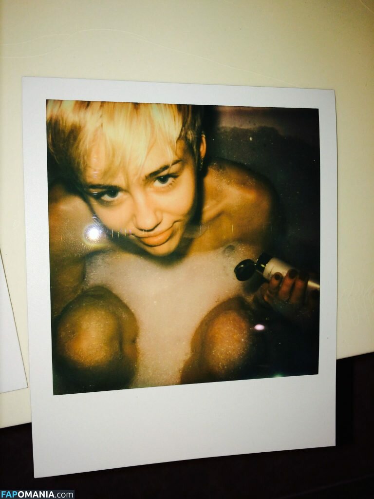Miley Cyrus Nude Leaked Photo #10