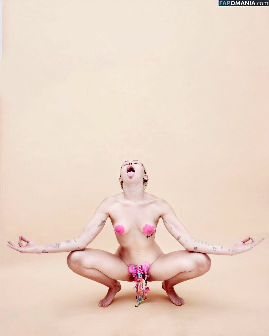 Miley Cyrus Nude Leaked Photo #45