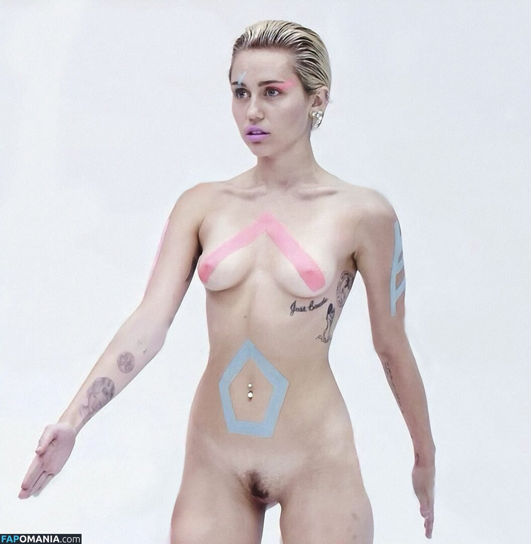 Miley Cyrus Nude Leaked Photo #55