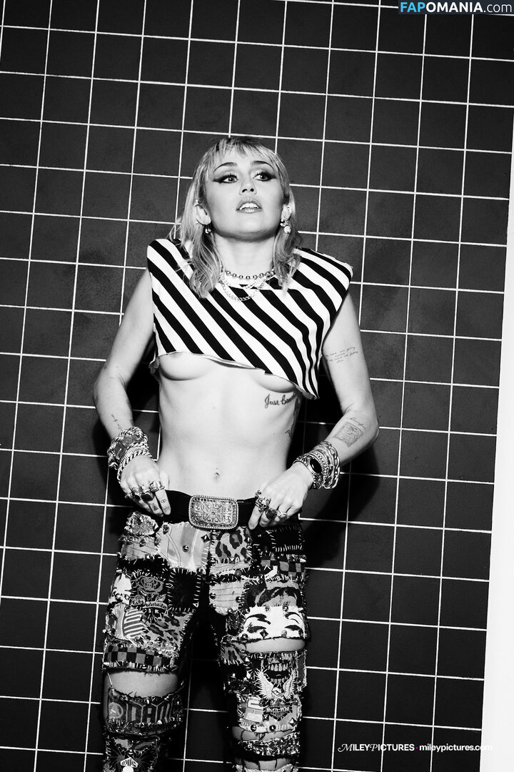 Miley Cyrus Nude Leaked Photo #133