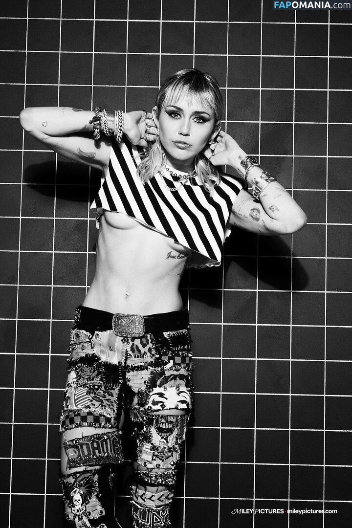 Miley Cyrus Nude Leaked Photo #135