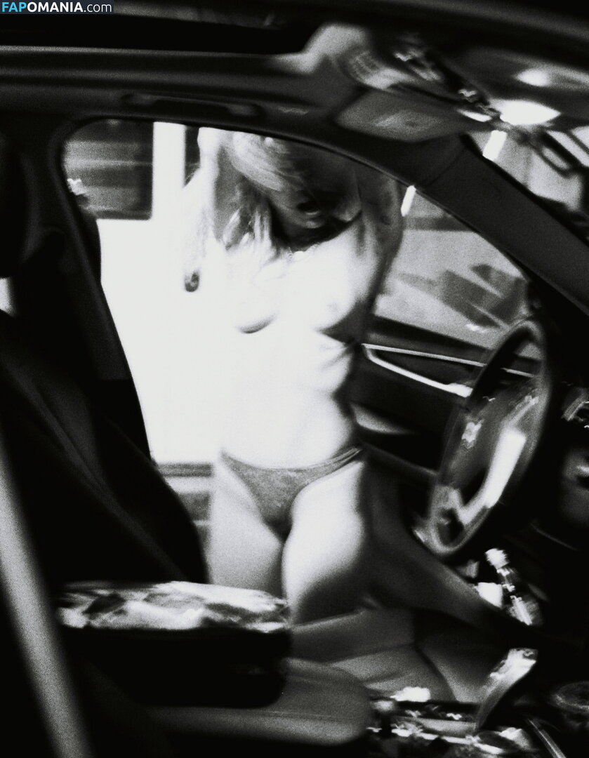 Miley Cyrus Nude Leaked Photo #168