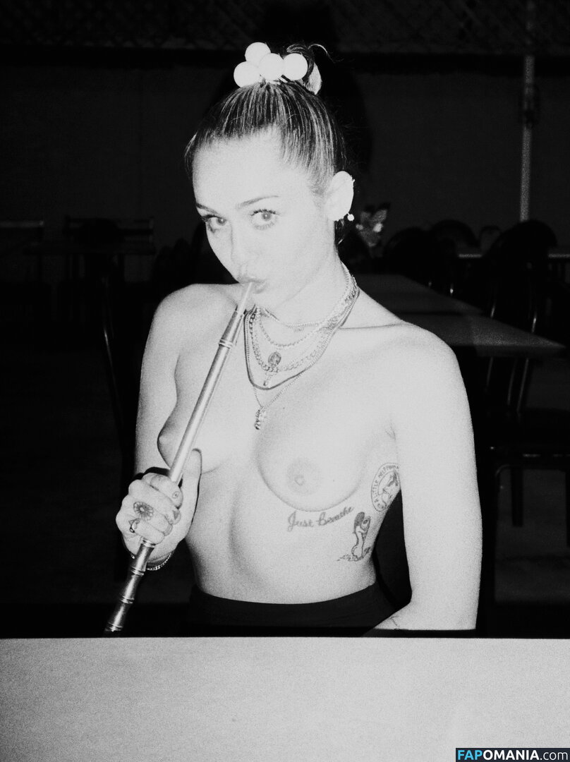 Miley Cyrus Nude Leaked Photo #173