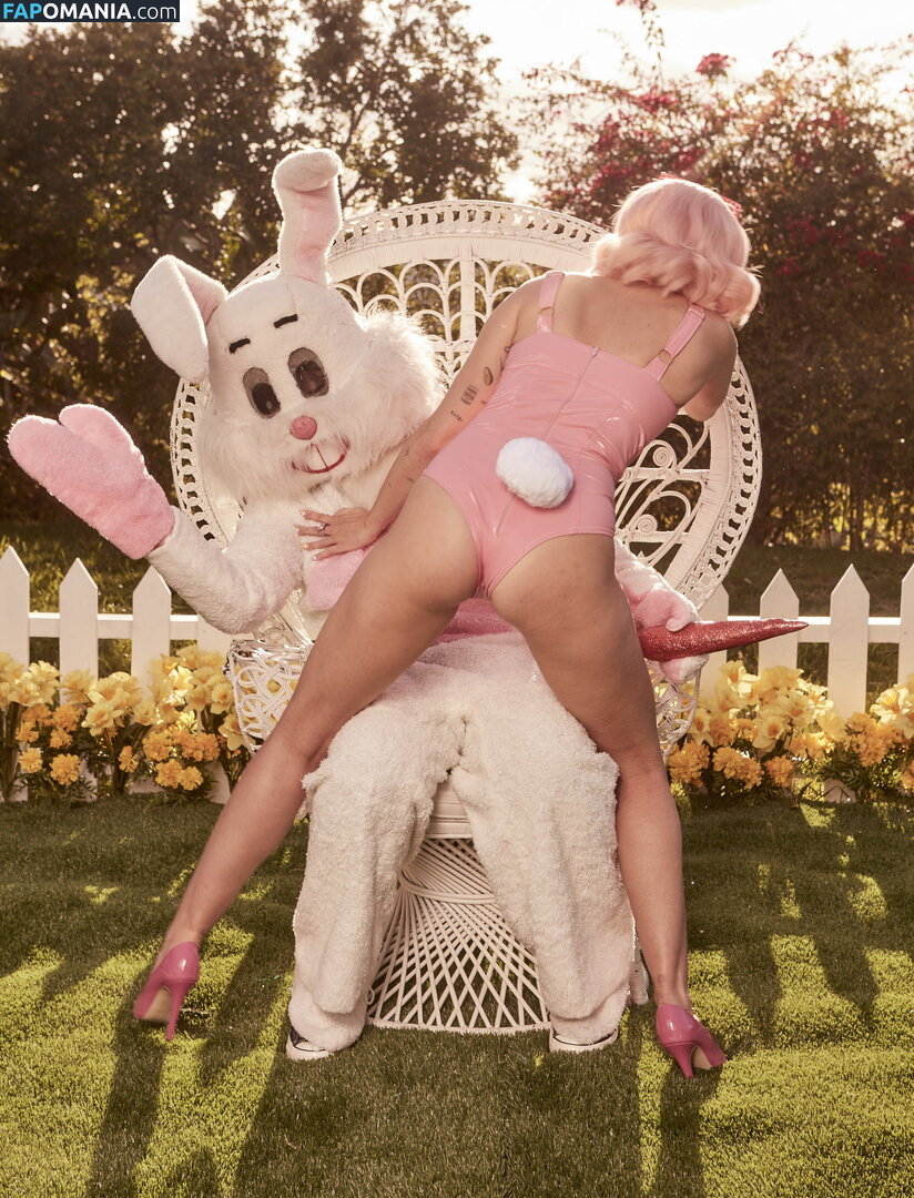 Miley Cyrus Nude Leaked Photo #234
