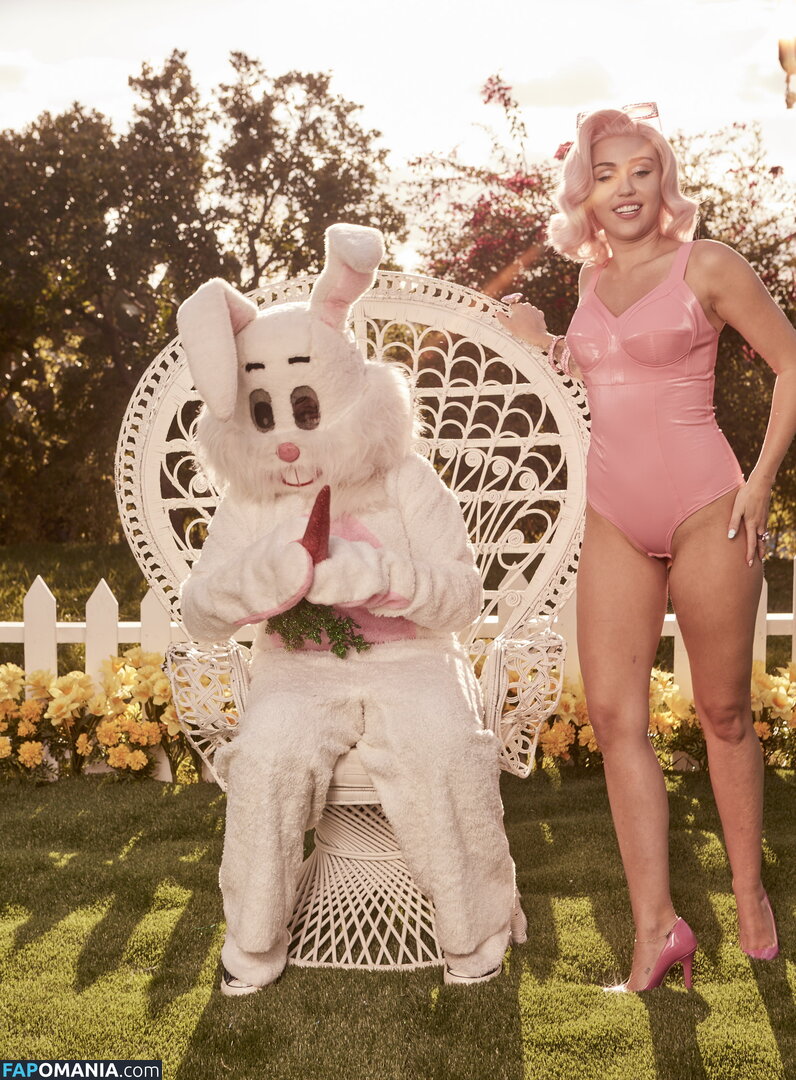 Miley Cyrus Nude Leaked Photo #236
