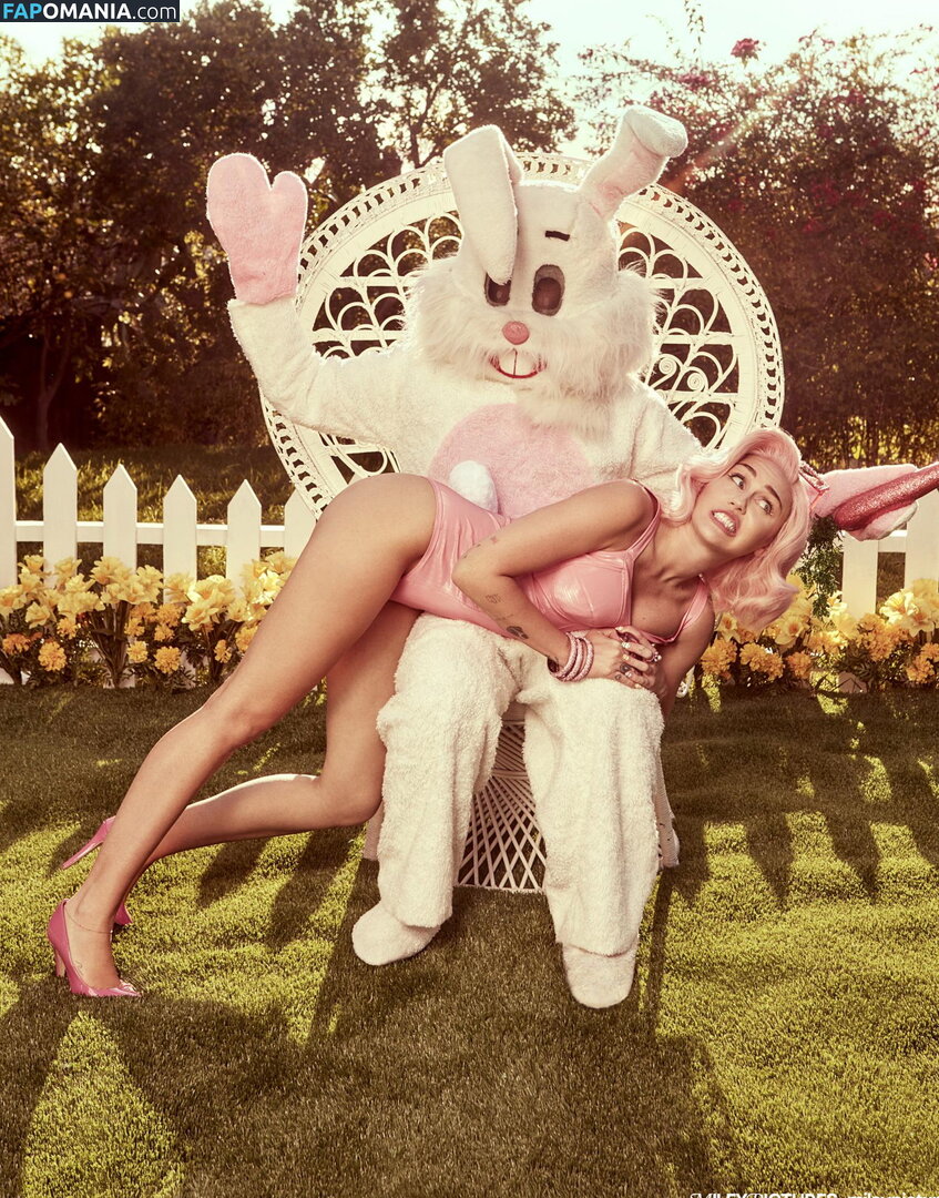 Miley Cyrus Nude Leaked Photo #238